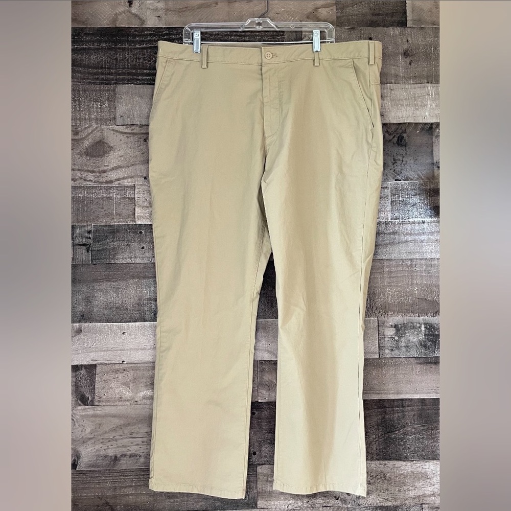 NWT IZOD Khaki Chino Pants, NEW WITH TAGS, Size 40 x 30